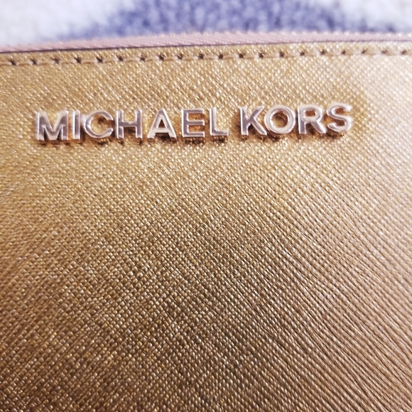NWOT Michael Kors Gold Jet Set Travel Wristlet/Clutch - Picture 6 of 12